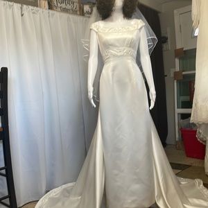 Wedding gown by Jasmine